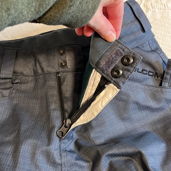 Volcom snowpants, modern straight fit, darl charcoal grey, S - Picture 3 of 13